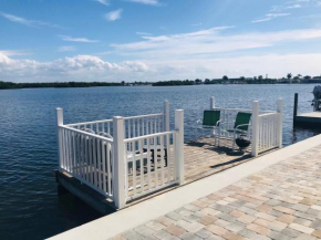 Emily 46, 2 Bedrooms, Bay Front, WiFi, Boat Dock, Sleeps 6